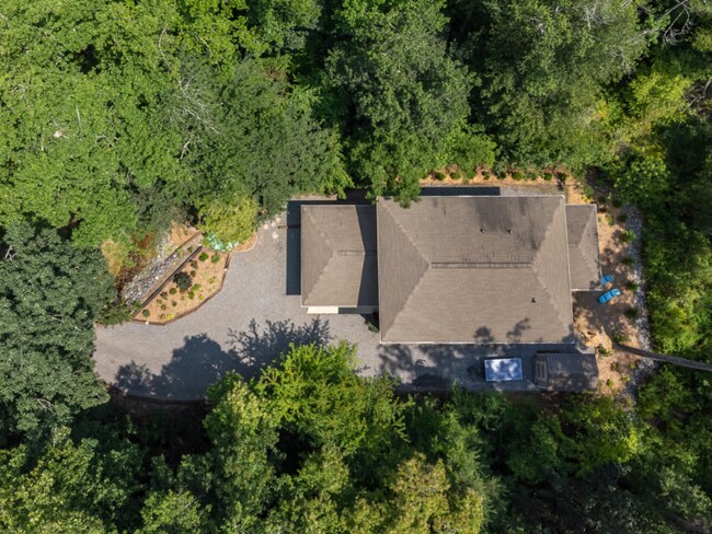 Building Photo - 752 Hiawassee Ave