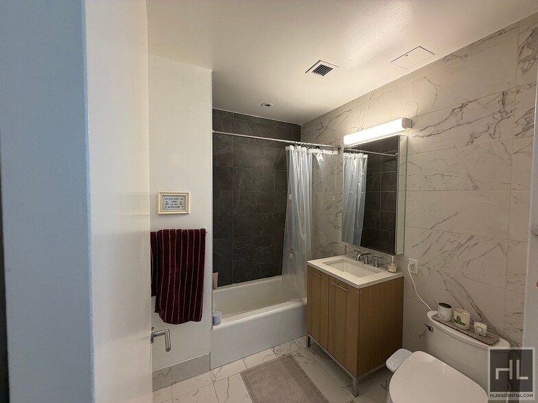 Building Photo - FLEET PLACE