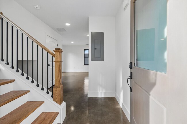 Building Photo - Fabulous 1 bedroom East Nashville New Construction