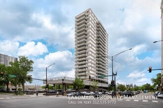 Building Photo - 5601 N Sheridan Rd