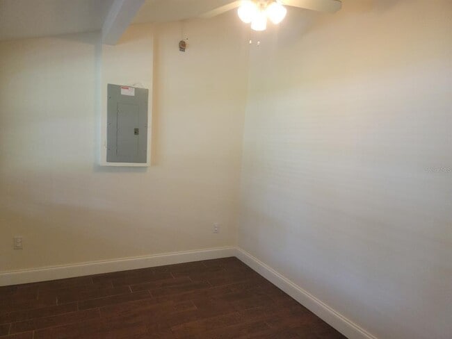 Building Photo - 1313 Canton St