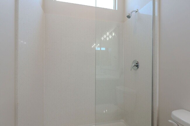 Building Photo - 6041 E Valley Way