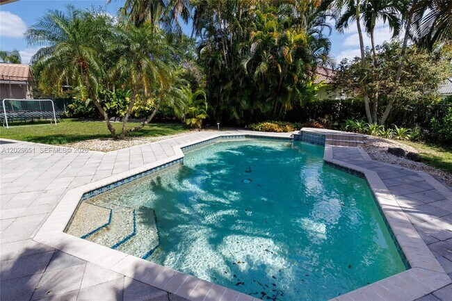 Building Photo - 280 Landings Blvd