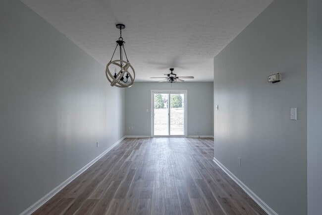 Building Photo - 1311 Farmingdale Dr