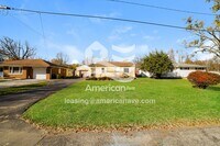 Building Photo - 2227 N Northcrest Dr