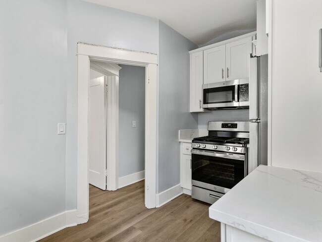 Building Photo - 441 Dawson Ave