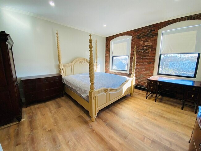 Building Photo - 80 Foster St