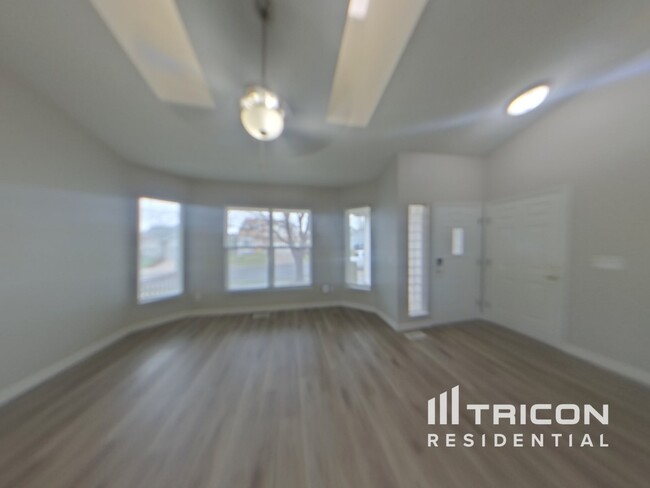 Building Photo - 5950 Fescue Dr