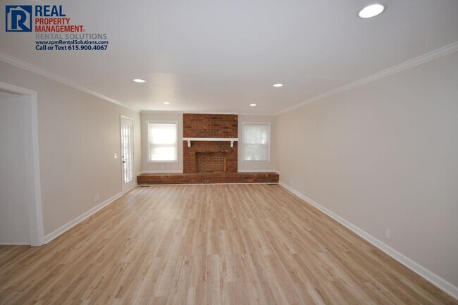 Building Photo - 2107 Londonderry Dr