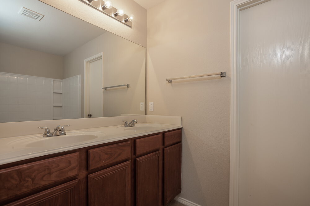 Building Photo - 1625 Grassy View Dr