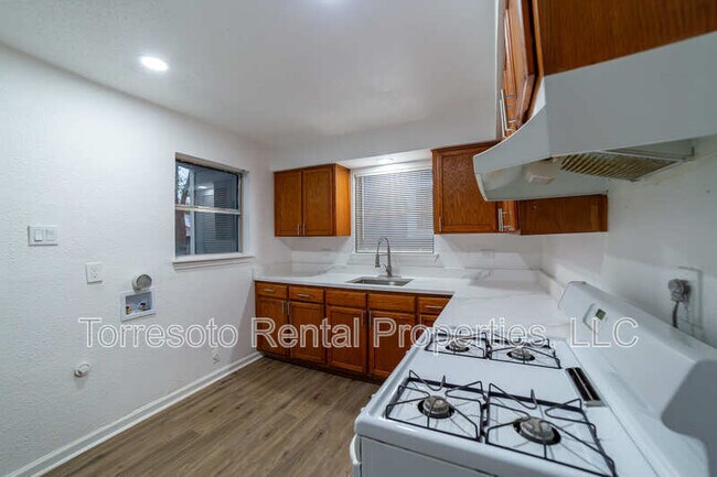 Building Photo - 1946 Nolan St