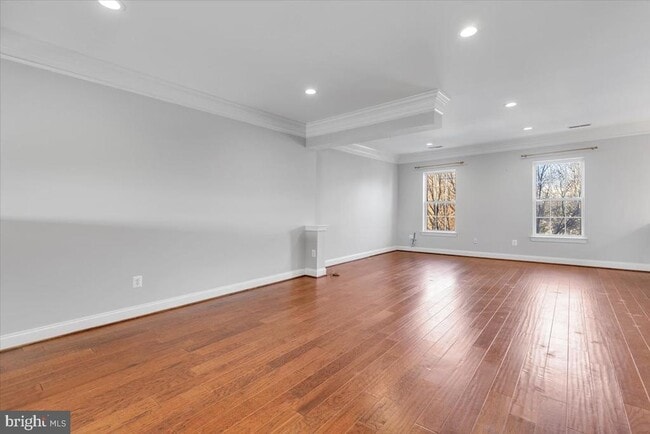 Building Photo - 174 Chevy Chase St