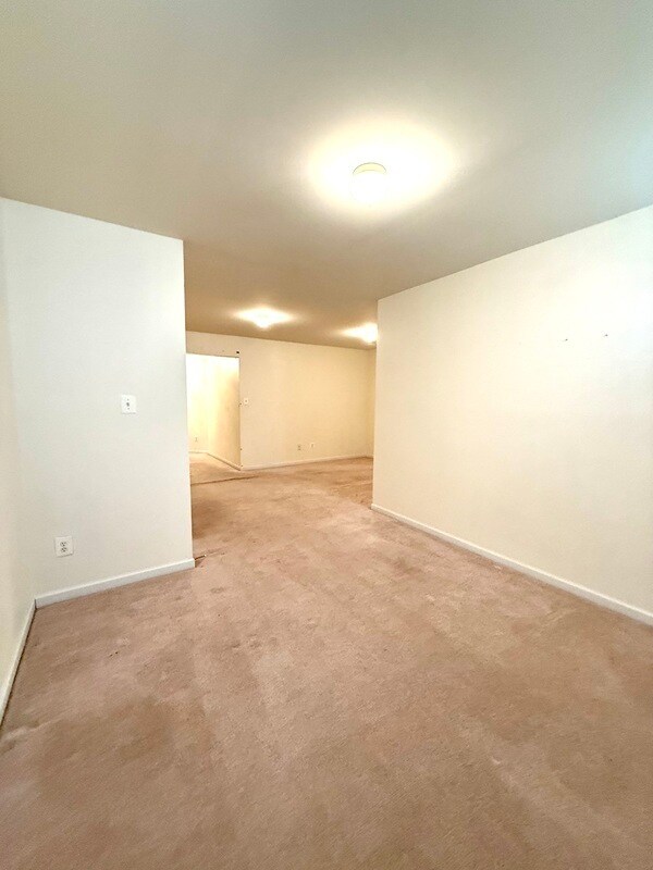 Building Photo - 266 Bruaw Dr