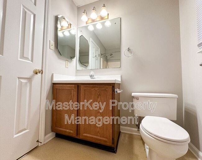 Building Photo - 3632 Manford Dr