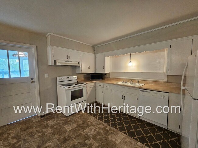 Building Photo - WOW!!!..GRANPA'S BUNGALOW /AWESOME RANCH HOME/ NATURE LOVER'S DREAM / GREAT LOCATION