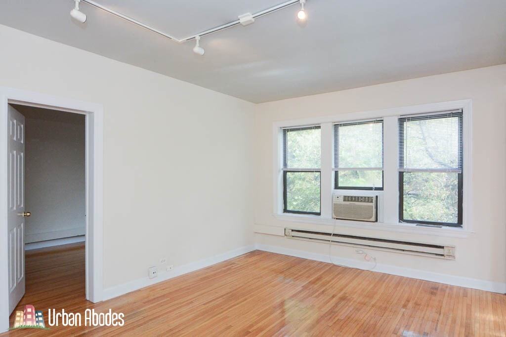 Building Photo - 3723 N Pine Grove Ave