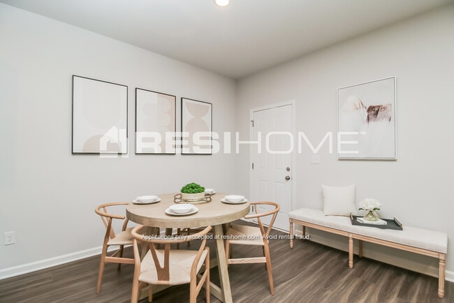 Building Photo - 419 Oakwood Dr NW