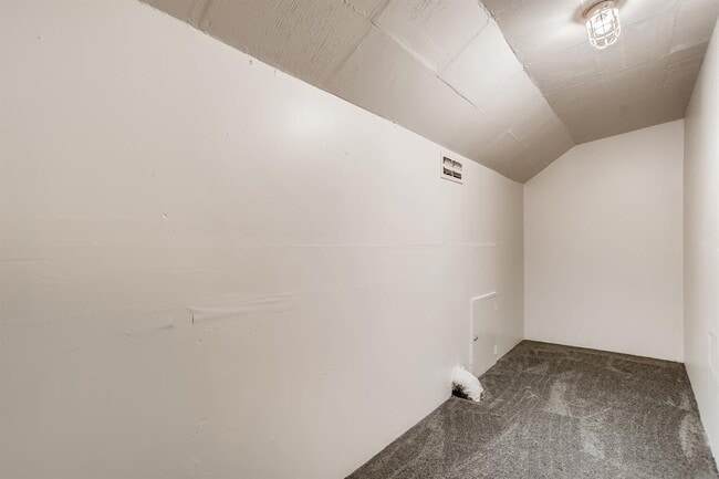 Building Photo - 818 Sahara Ave