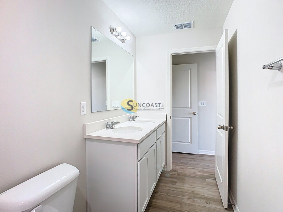 Building Photo - 3821 SW 43rd Ct