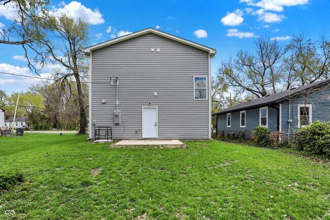Building Photo - 3264 Orchard Ave