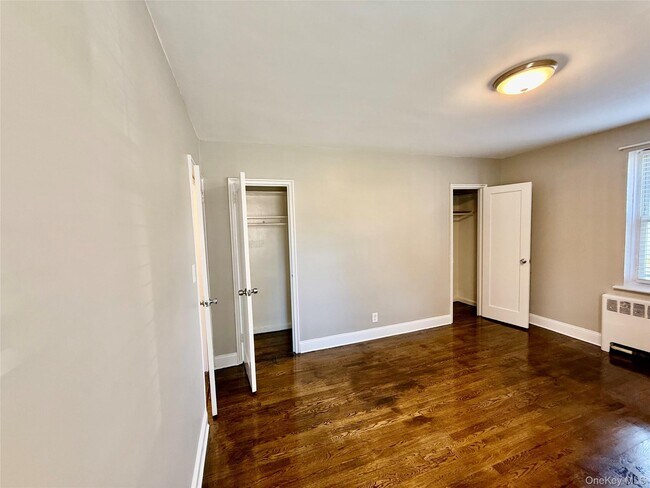 Building Photo - 1549 Central Park Ave