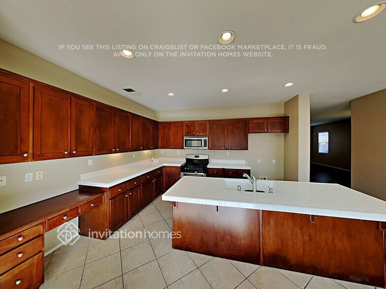 Building Photo - 33087 Rose Quartz Cir