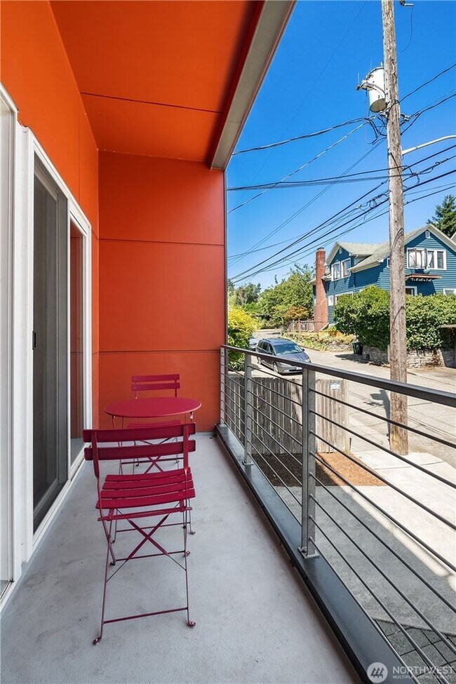 Building Photo - 3bd/2.5ba Seattle Home