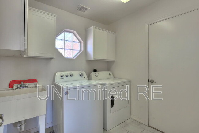 Building Photo - 304 Acoma Blvd S
