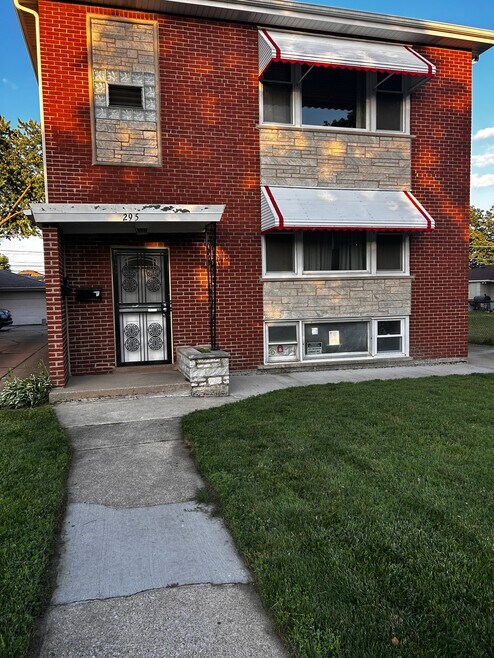 Building Photo - 295 Crandon Ave