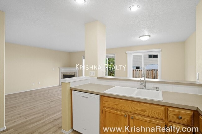 Building Photo - 15369 NW Sweetgale Ln