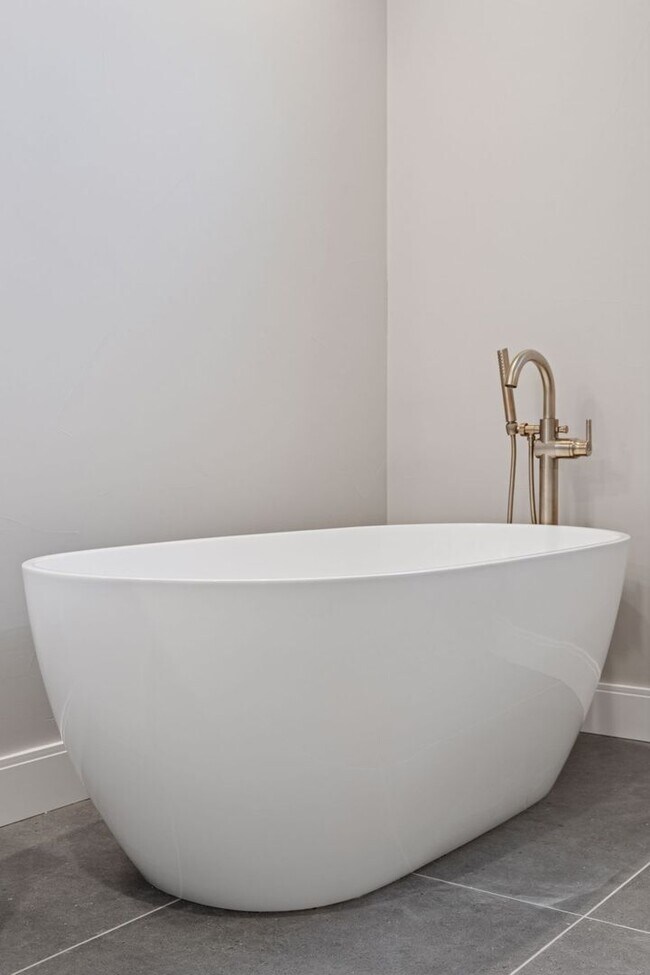 Building Photo - New Charming Berthoud Home with Modern Comfort | $1000 Deposit with Approved Credit and TWO WEEKS...