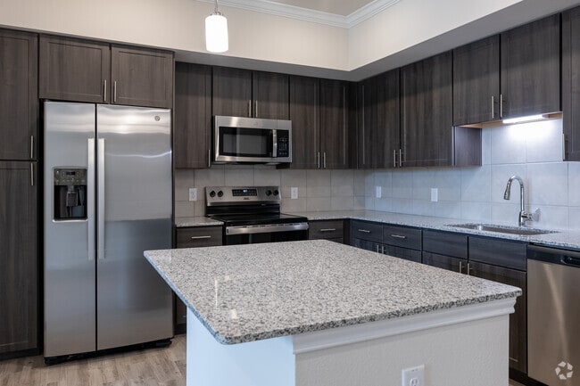 2BR, 2BA - 943SF - Kitchen - Campanile on Minimax