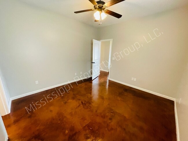 Building Photo - 3BR/3BA For Rent