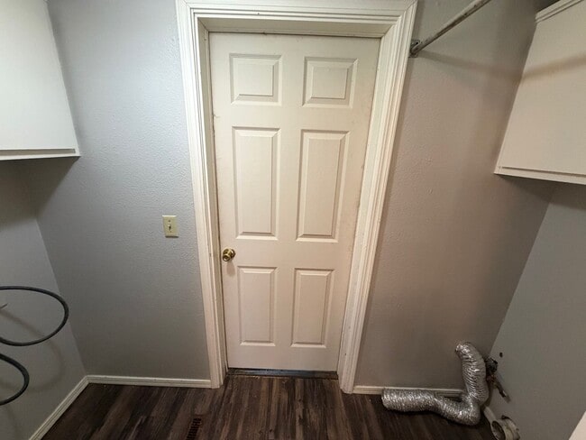 Building Photo - Belknap/Barton