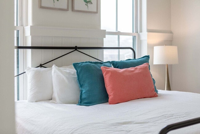 Building Photo - 218 George C Wallace Blvd