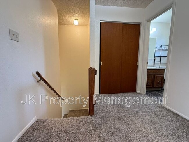 Building Photo - 919 1st Ave SW