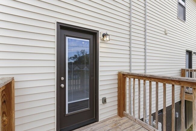 Building Photo - Delaney Way- 112