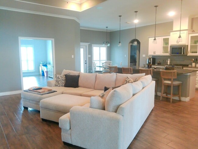 Building Photo - 8206 Big Bend Dr
