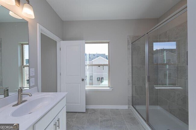 Building Photo - 272 Commons Ave