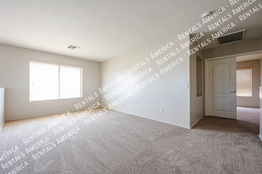 Building Photo - 1155 E Winchester Pl
