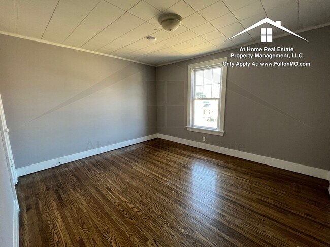 Building Photo - 837 Nichols St