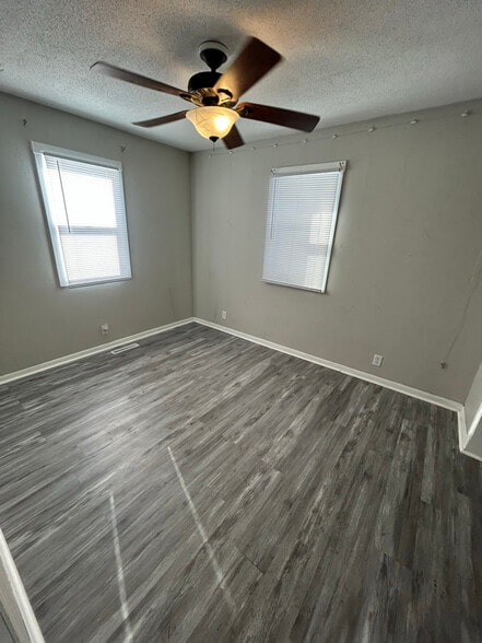 Building Photo - 35 5th Ave NE