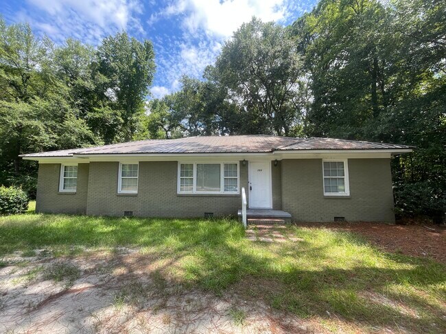 Building Photo - 103 Forest Way