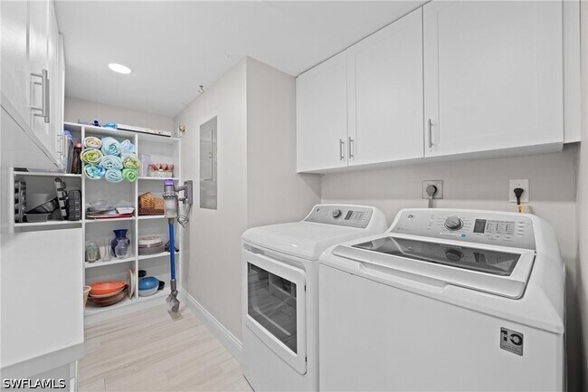 Building Photo - 10684 Gulf Shore Dr