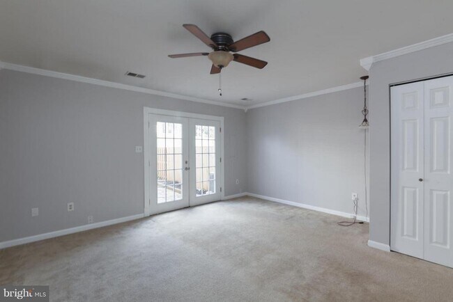 Building Photo - 3 Kingsbridge Ct