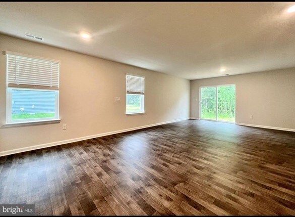 Building Photo - 522 Currant Cir