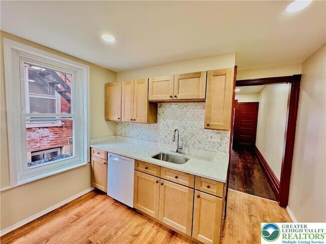 Building Photo - 36 S Jefferson St