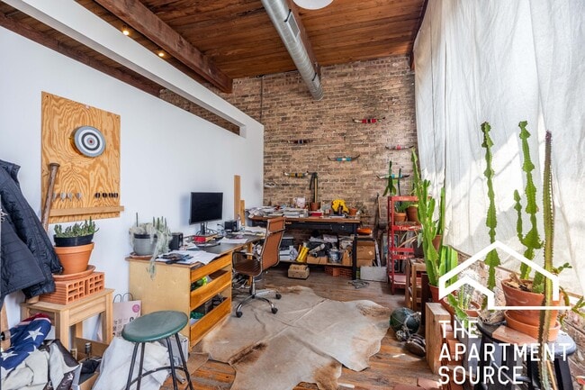 Building Photo - 3124 W Carroll Ave