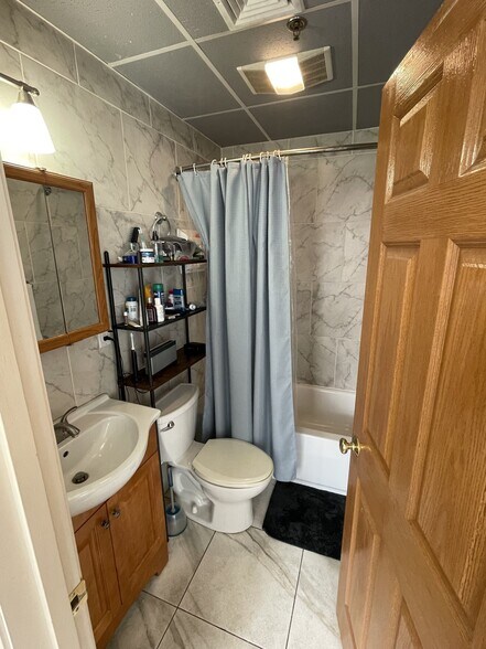 Building Photo - 72 Kneeland St