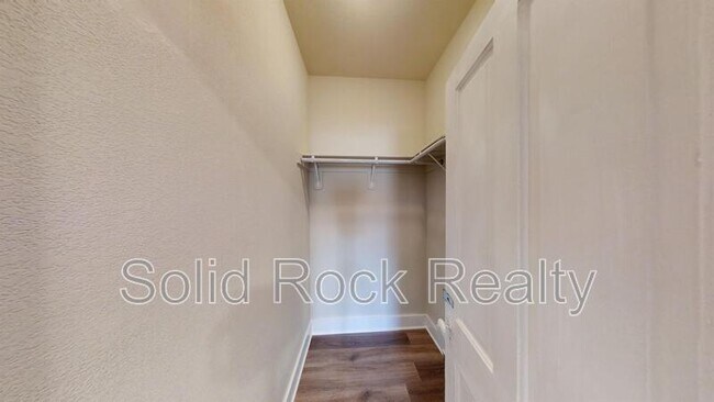Building Photo - 809 N Wahsatch Ave